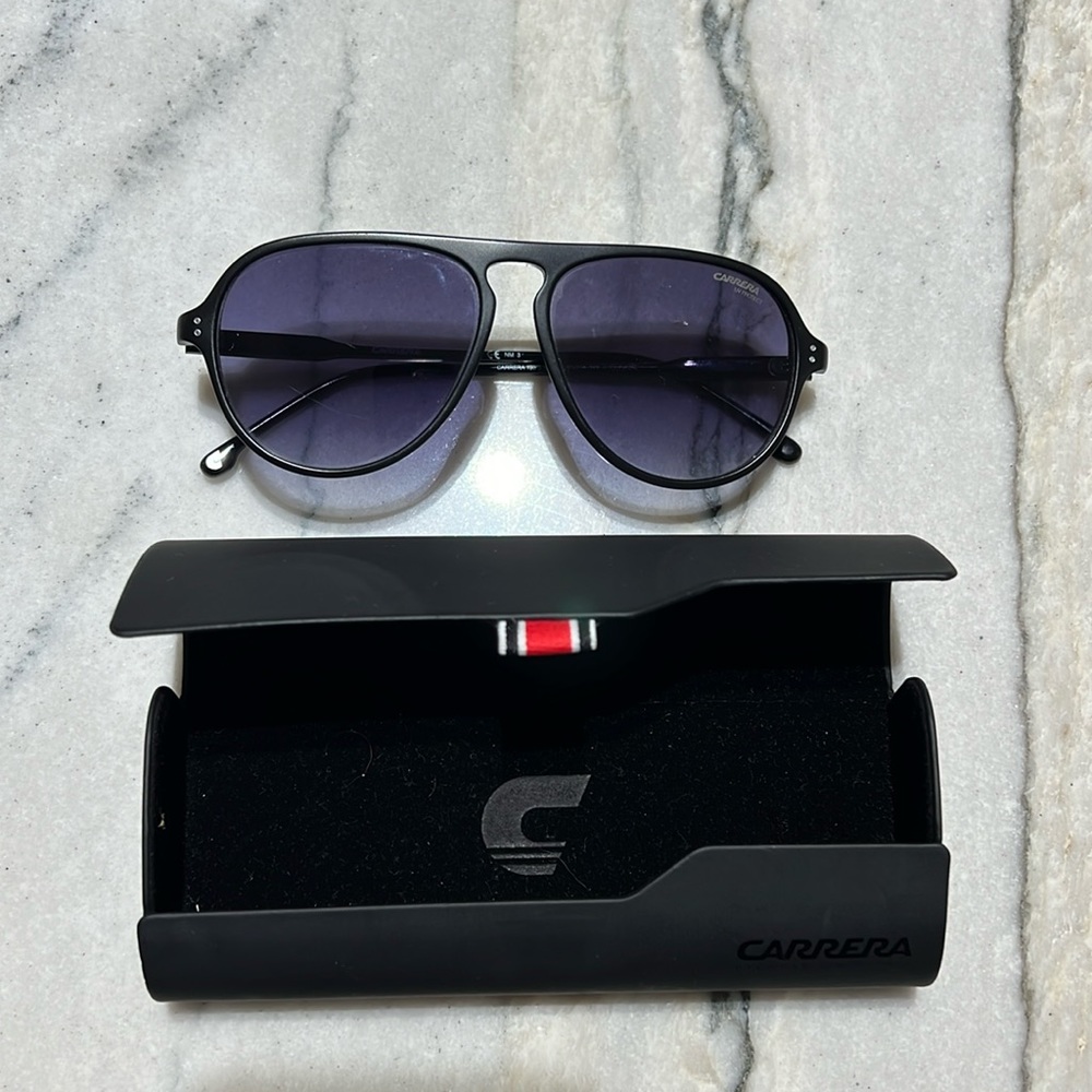 Classic Carrera Aviators with UV Protect